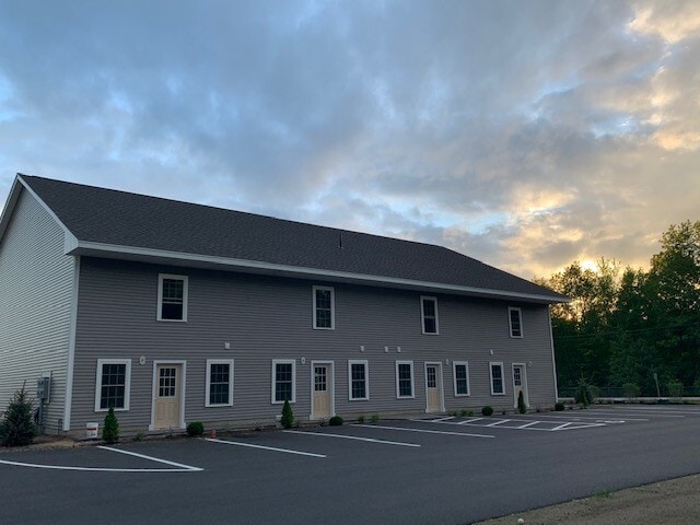 More Photos Of 2 Oxbow Pond Rd, Canterbury Warehouse For Lease