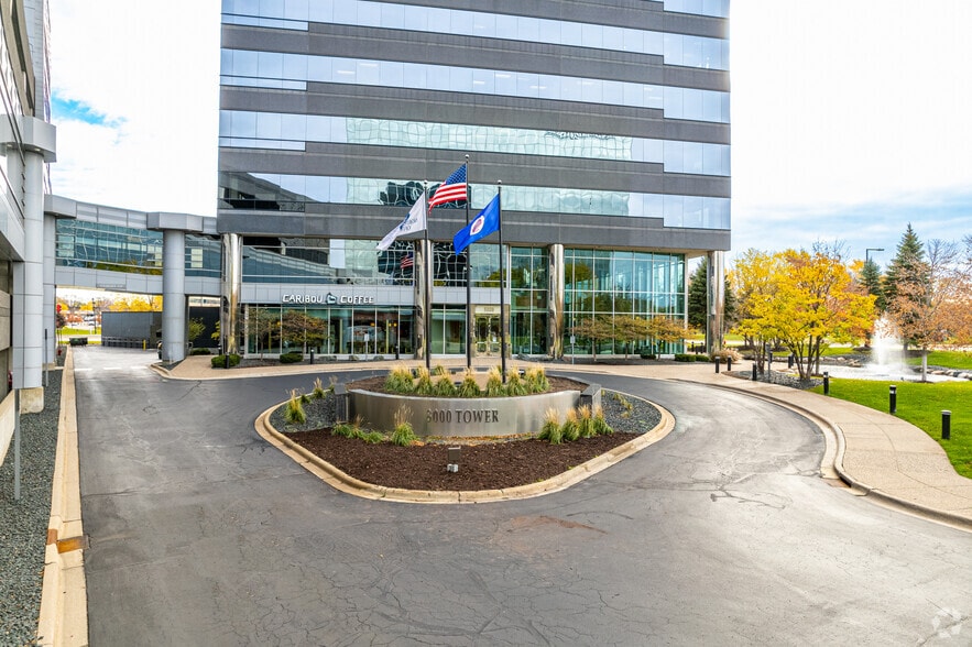 More Photos Of 8000-8500 Normandale Lake Blvd, Bloomington Unknown For Lease