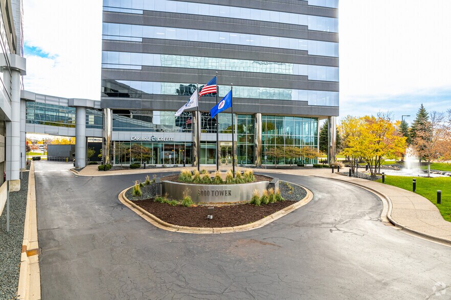 More Photos Of 8000 Norman Center Dr, Bloomington Office For Lease