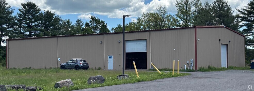 More Photos Of 132 Commercial Blvd, Blakeslee Warehouse For Sale