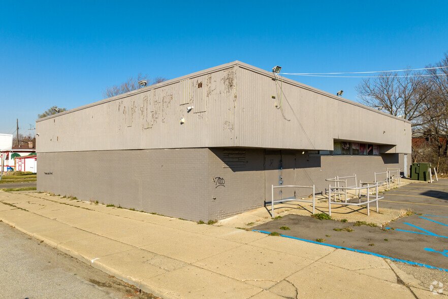 Primary Photo Of 13230 Hamilton Ave, Highland Park Warehouse For Sale