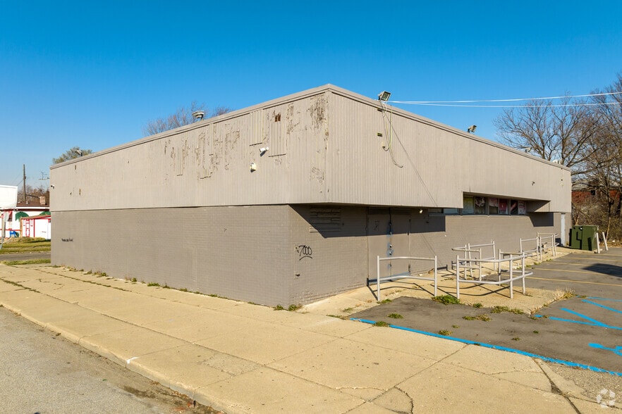 More Photos Of 13230 Hamilton Ave, Highland Park Warehouse For Sale