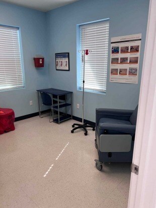 More Photos Of 200 W College Ave, Devine Medical For Lease