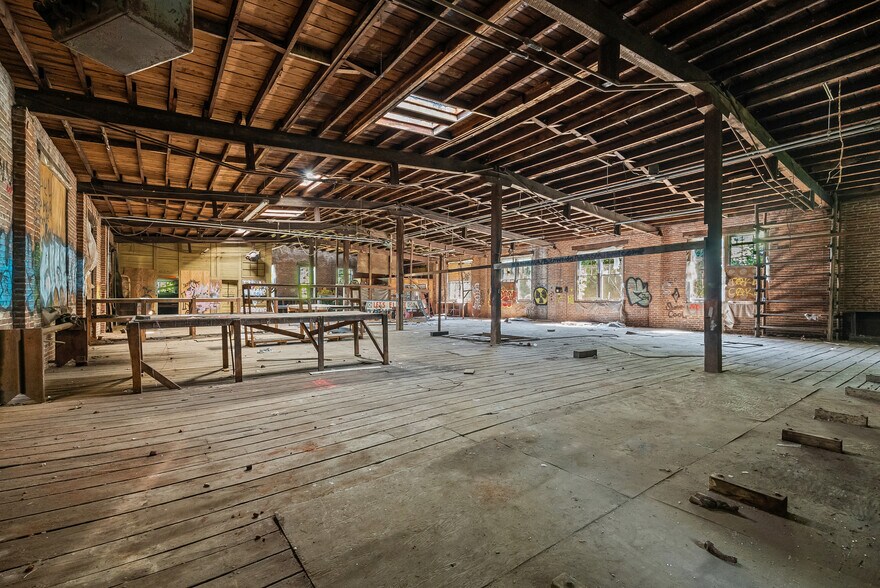 More Photos Of 322 Depot St, Amherst Warehouse For Sale