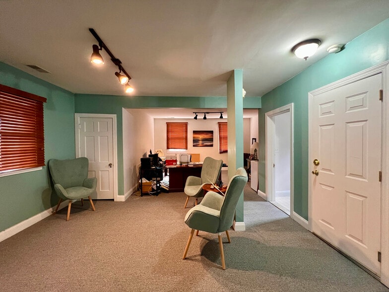 More Photos Of 403 W Pennsylvania Ave, Towson Office Residential For Sale