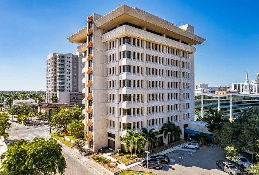 More Photos Of 1777 Main St, Sarasota Office For Sale