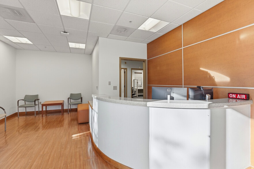 More Photos Of 30 Garden Ct, Monterey Medical For Sale