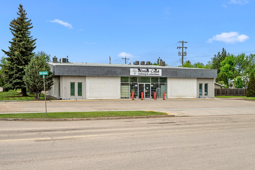 Primary Photo Of 5402 44 St, Lloydminster Freestanding For Sale