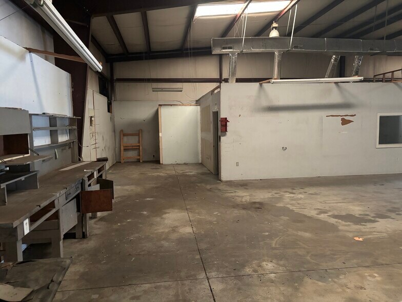 More Photos Of 600 Keystone Ct, Pelham Industrial For Lease