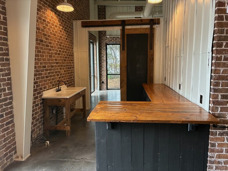 More Photos Of 1150 Hightower Trl, Atlanta Warehouse For Sale