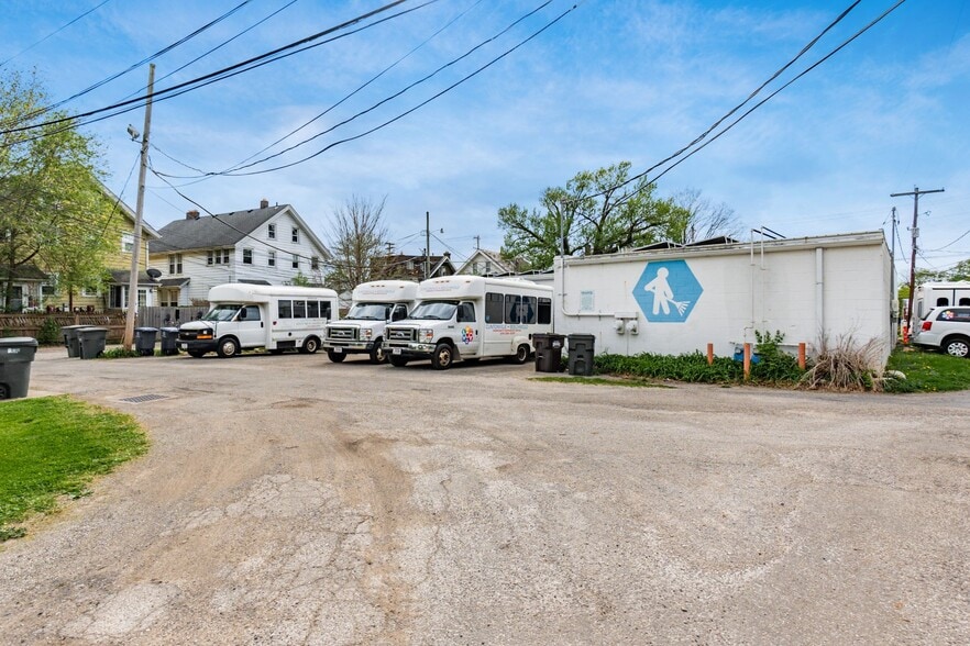 More Photos Of 3222 N High St, Columbus Office For Lease