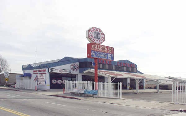 Primary Photo Of 4732-4734 Manhattan Beach Blvd, Lawndale Auto Repair For Lease