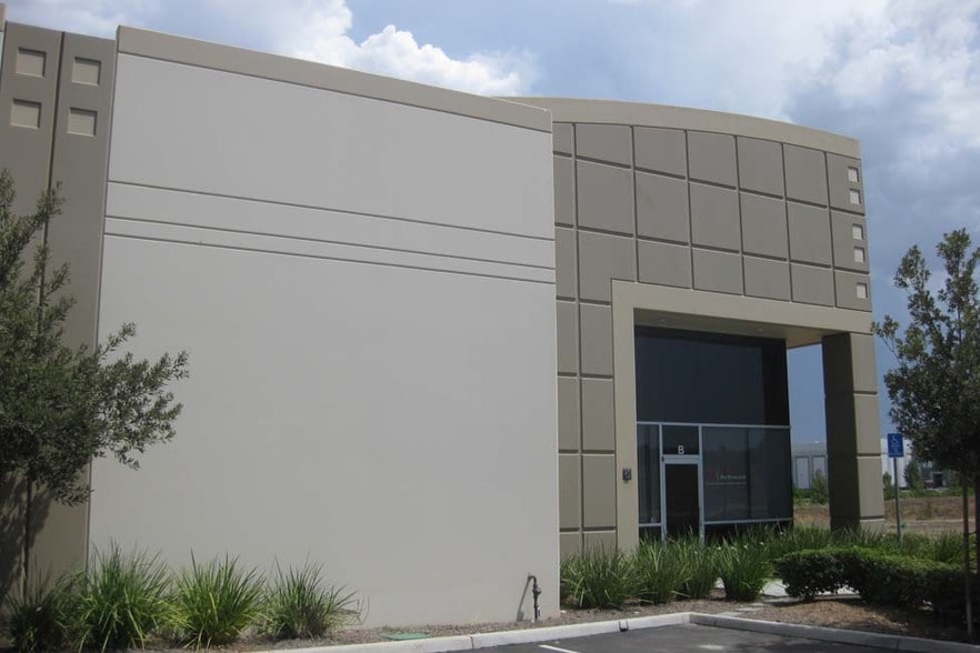 More Photos Of 14467 Meridian Pky, Riverside Warehouse For Lease