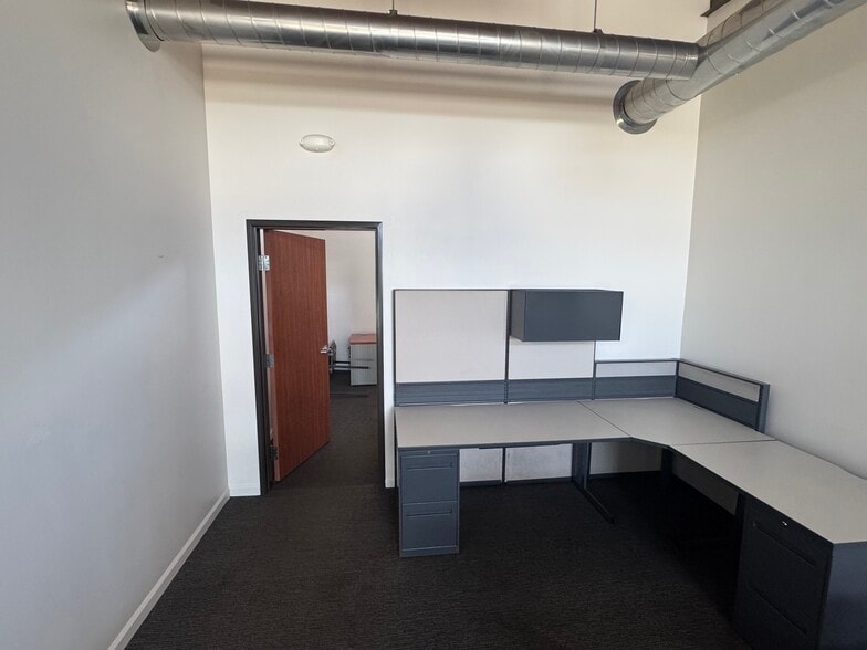 More Photos Of 19400 Frontage Rd, Acampo Office For Lease