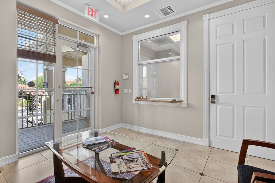 More Photos Of 5521 N University Dr, Coral Springs Office For Sale