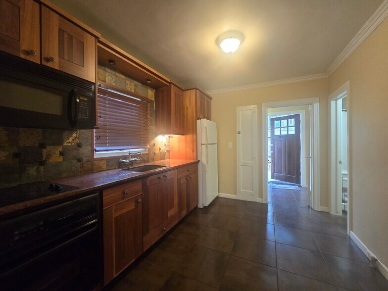 More Photos Of 819 W Gurley St, Prescott Apartments For Sale