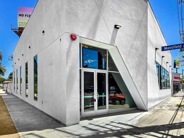 More Photos Of 5075 W Adams Blvd, Los Angeles Medical For Lease
