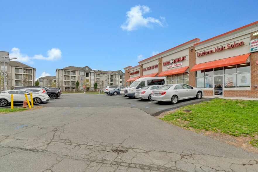 More Photos Of 21735 Shellhorn Rd, Ashburn Storefront For Sale