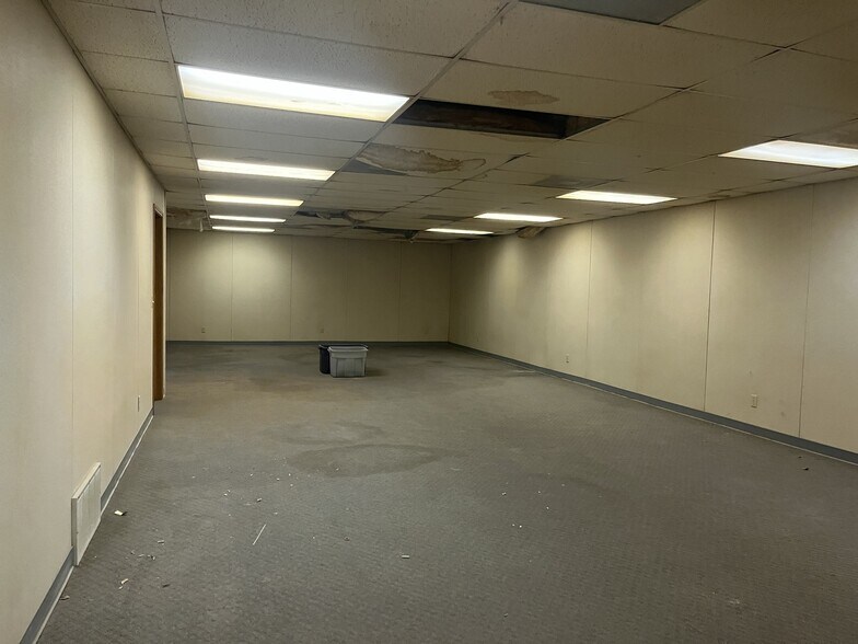 More Photos Of 1012 E Waylon Jennings Blvd, Littlefield Industrial For Sale