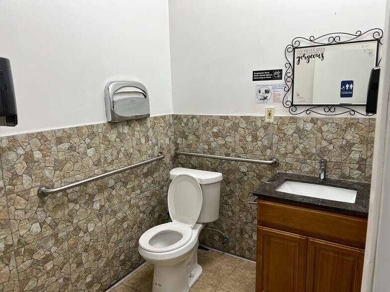 More Photos Of 2500 San Jose Dr, Antioch General Retail For Lease