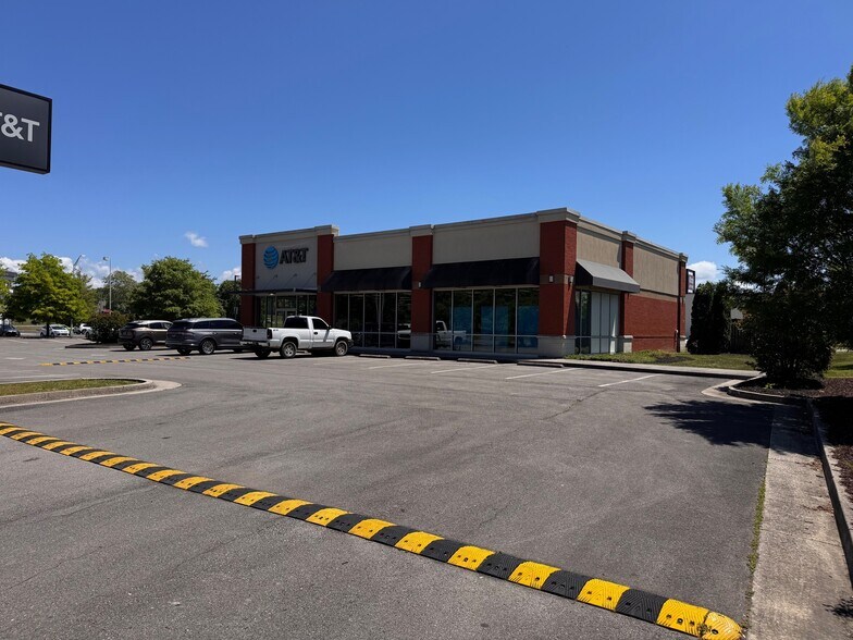 More Photos Of 1291 Oak Ridge Tpke, Oak Ridge Storefront Retail Office For Lease