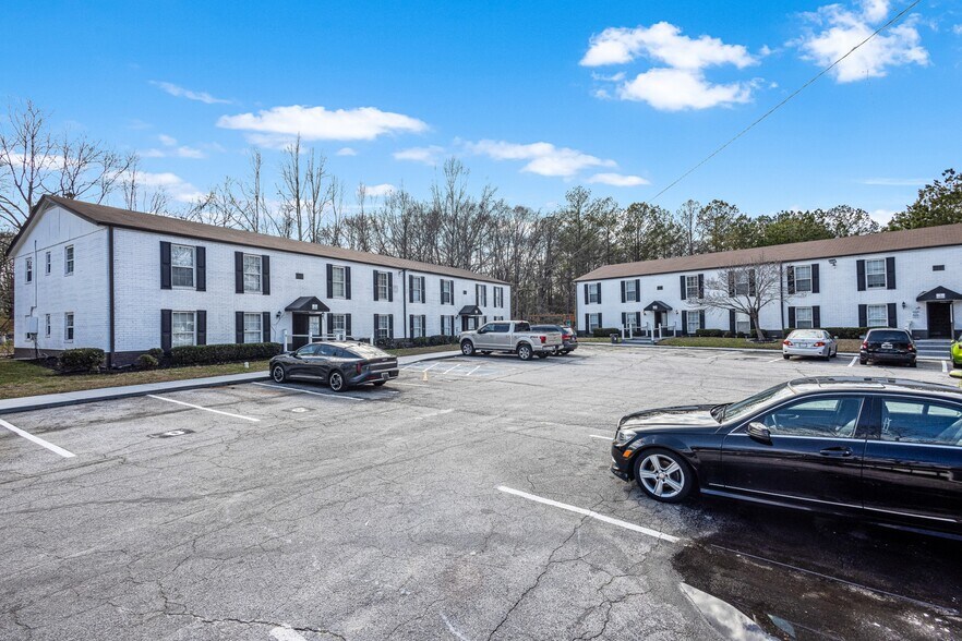 More Photos Of 1204-1216 Lakeview Dr NW, Conyers Multifamily For Sale