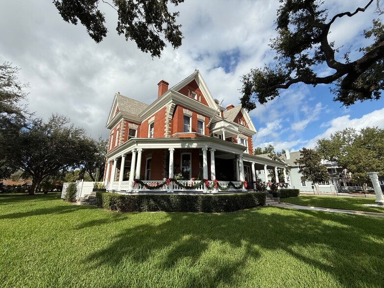 More Photos Of 341 S Plant Ave, Tampa Office Residential For Sale