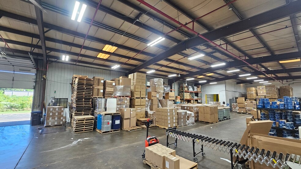 More Photos Of 1180 Atlantic Dr, West Chicago Warehouse For Lease