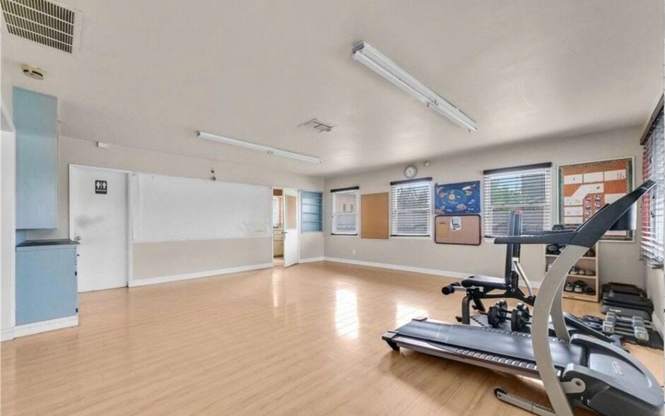 More Photos Of 412 N San Gabriel Ave, Azusa Daycare Center For Lease