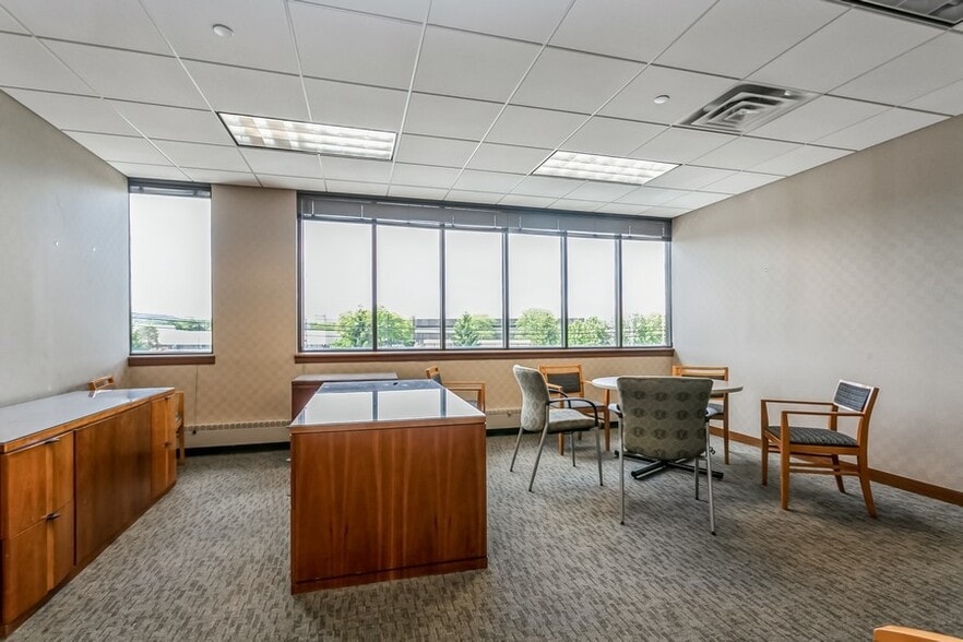 More Photos Of 159 Barnegat Rd, Poughkeepsie Medical For Lease