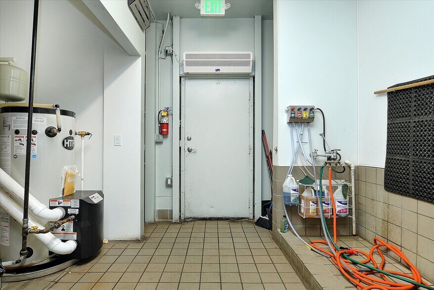More Photos Of 720 E 50 Hwy, Salida Restaurant For Sale