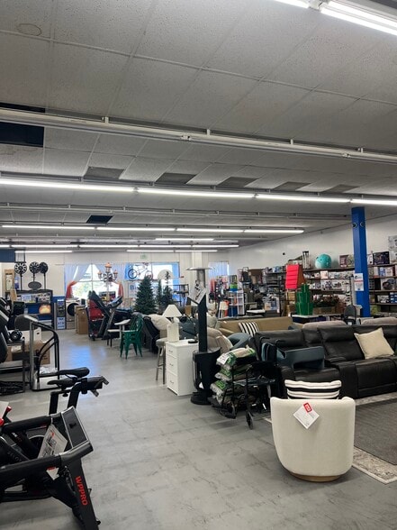 More Photos Of 2200 S Monaco Pky, Denver Storefront For Lease