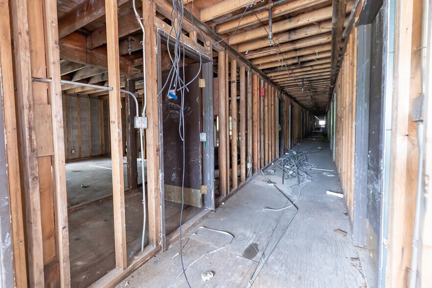 More Photos Of 6020 Shelby Oaks Dr, Memphis Hotel For Sale