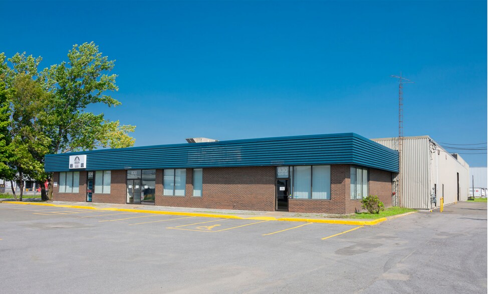 More Photos Of 830 Av Godin, Québec Distribution For Lease