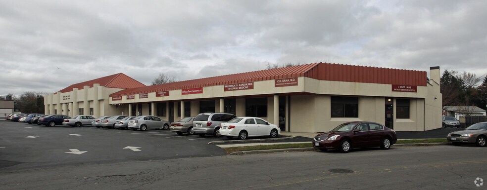 More Photos Of 700-760 Old Country Rd, Plainview Medical For Lease