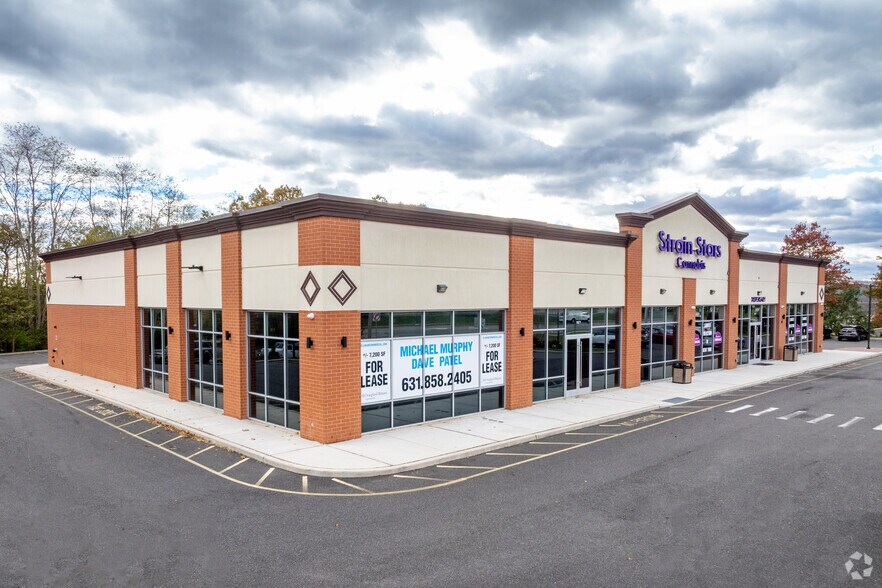 Primary Photo Of 1871 Old Country Rd, Riverhead Storefront For Lease