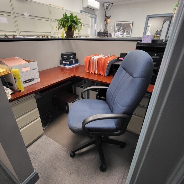 More Photos Of 64 Hilton Ave, Hempstead Office For Sale