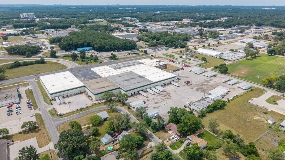 More Photos Of 1450 E Laketon Ave, Muskegon Warehouse For Lease