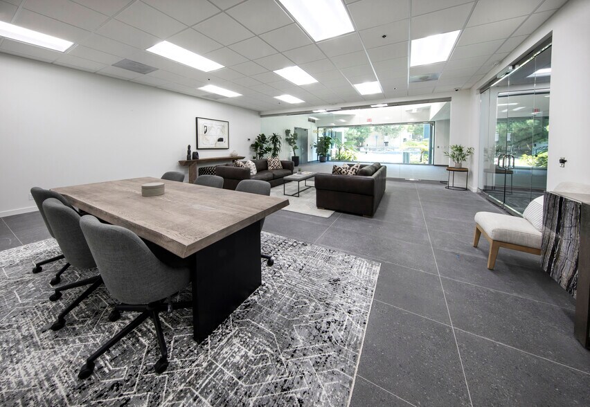 More Photos Of 175 N Riverview Dr, Anaheim Loft Creative Space For Sale