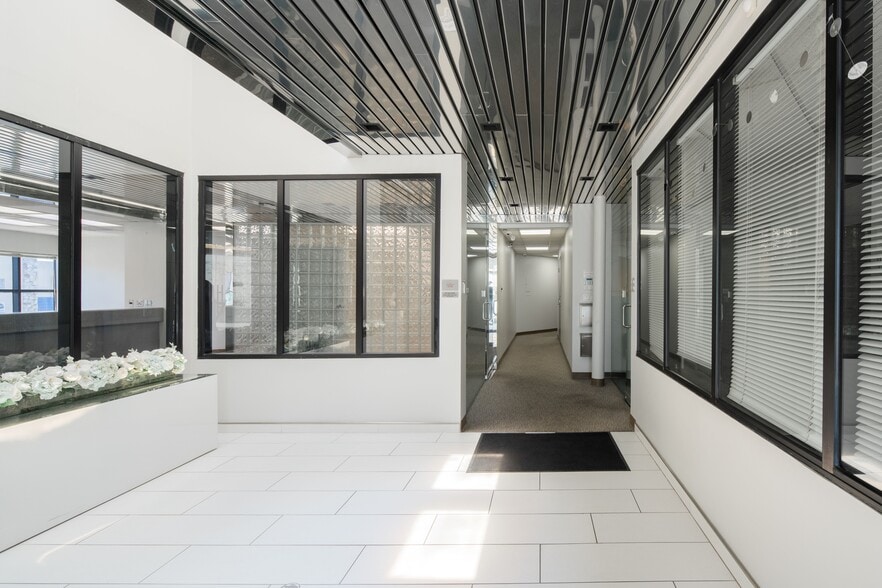 More Photos Of 10020 National Blvd, Los Angeles Loft Creative Space For Sale