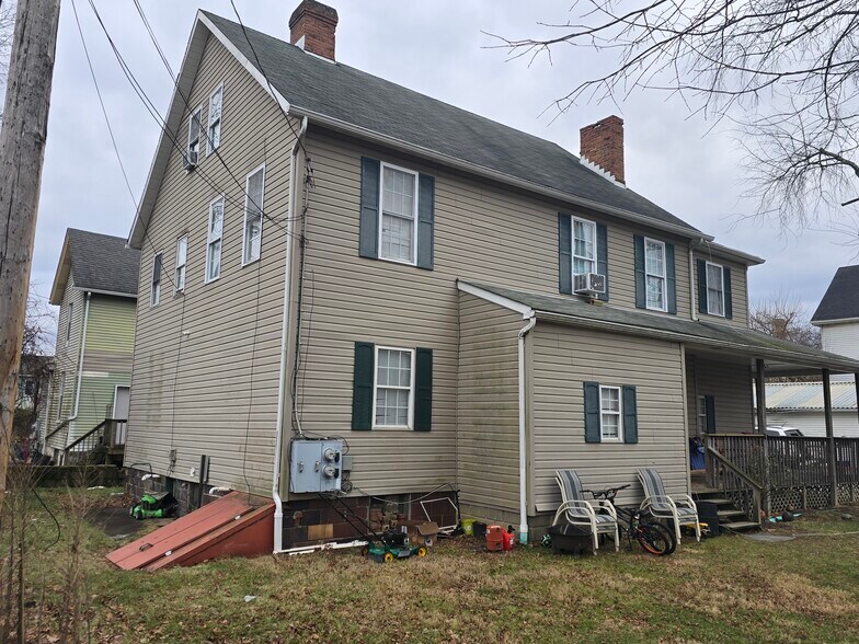 More Photos Of 804 Railroad St, Monongahela Specialty For Sale