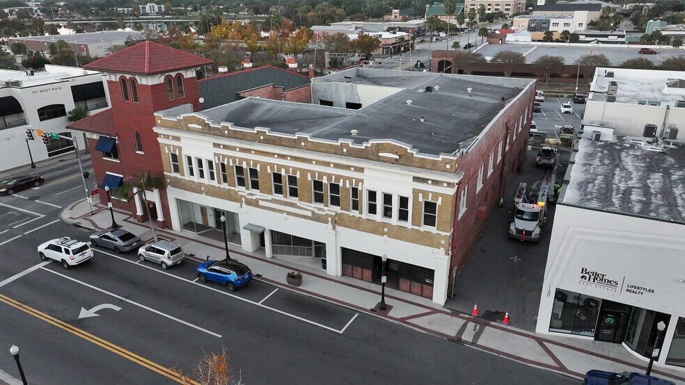 More Photos Of 104 E Main St, Lakeland Storefront Retail Office For Sale