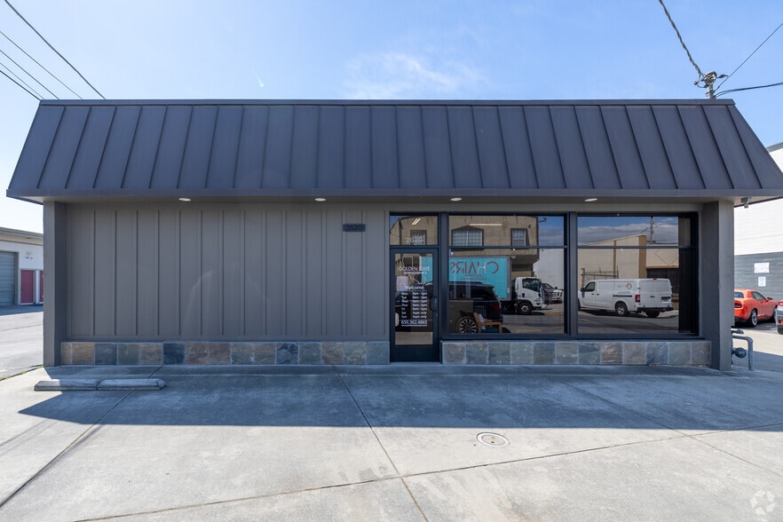 More Photos Of 2620-2626 Spring St, Redwood City Light Manufacturing For Lease