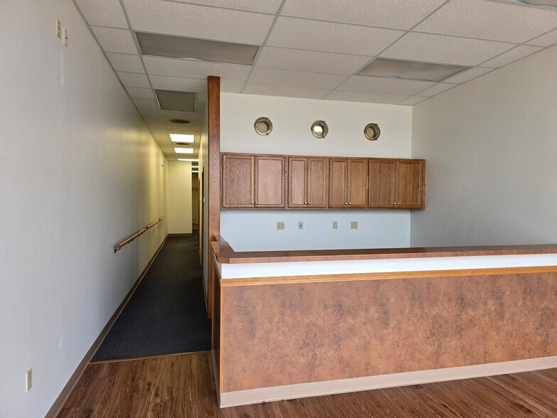 More Photos Of 4100-4130 Wilder Rd, Bay City Storefront For Lease