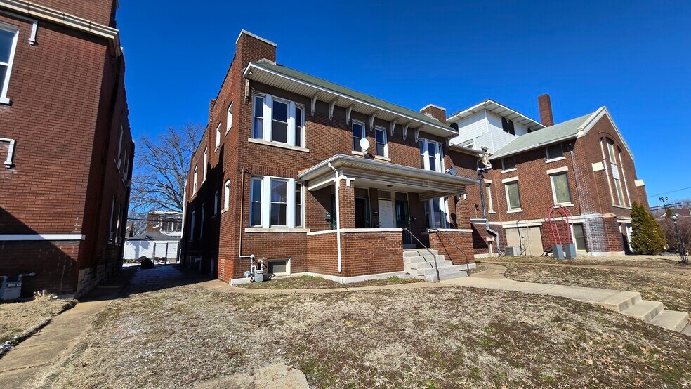 Primary Photo Of 2037 Delmar Ave, Granite City Apartments For Sale