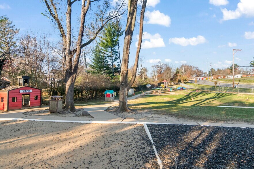 More Photos Of 805 Chatham Rd, Springfield Schools For Sale
