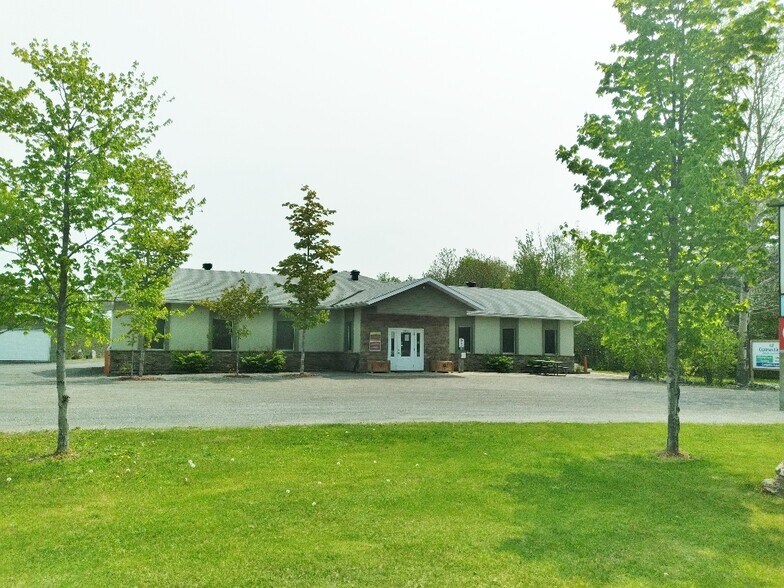 More Photos Of 12497A Highway 41, Northbrook Storefront Retail Residential For Sale