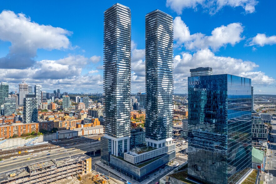 More Photos Of 95 Lake Shore Blvd E, Toronto Apartments For Lease