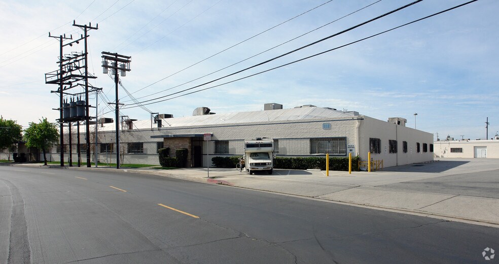 More Photos Of 7765-7775 Kester Ave, Van Nuys Flex For Lease
