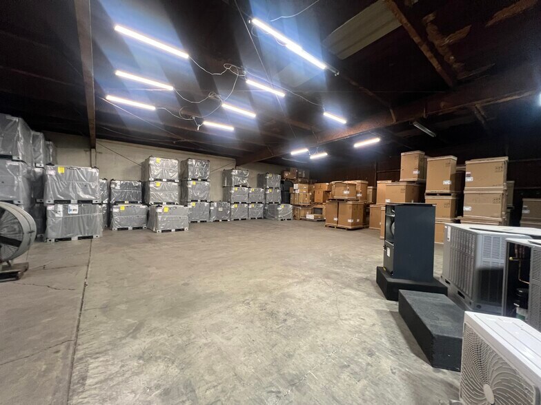 More Photos Of 1922 Elm Tree Dr, Nashville Distribution For Sale